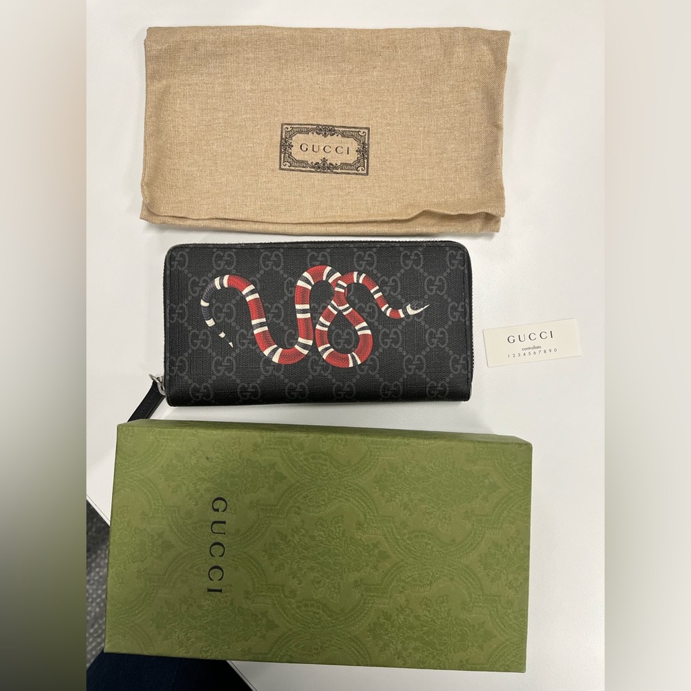 Gucci Kingsnake Zip Around Wallet Gem
